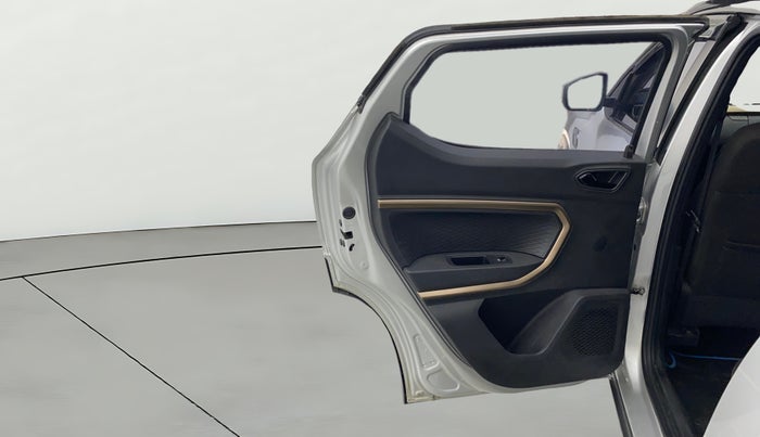 2021 Renault Kiger RXT 1.0 TURBO MT DUAL TONE, Petrol, Manual, 38,172 km, LHS Rear Door