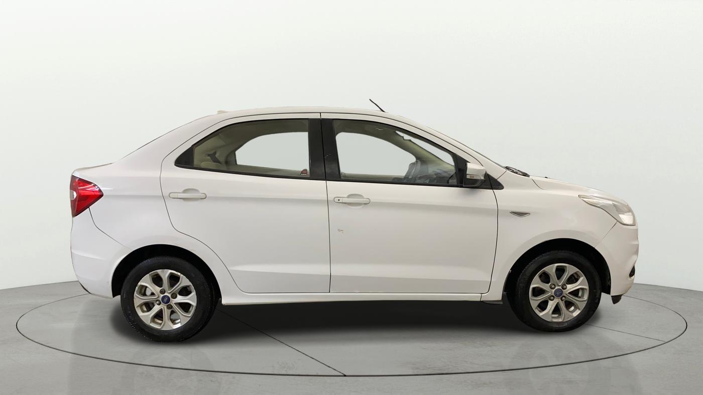 2015 Ford Figo Aspire TITANIUM 1.2 PETROL, Petrol, Manual, 99,650 km, Right Side View