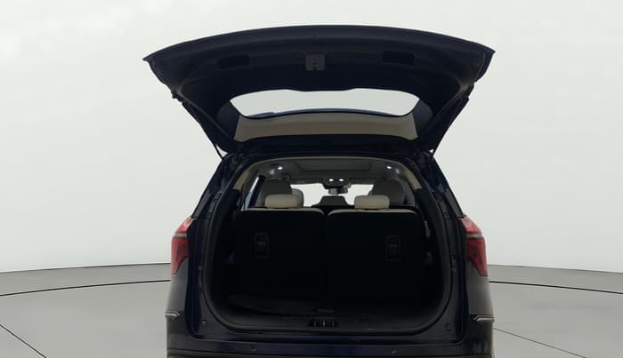 2022 Mahindra XUV700 AX 7 P AT 7 STR, Petrol, Automatic, 78,909 km, Boot Door Open