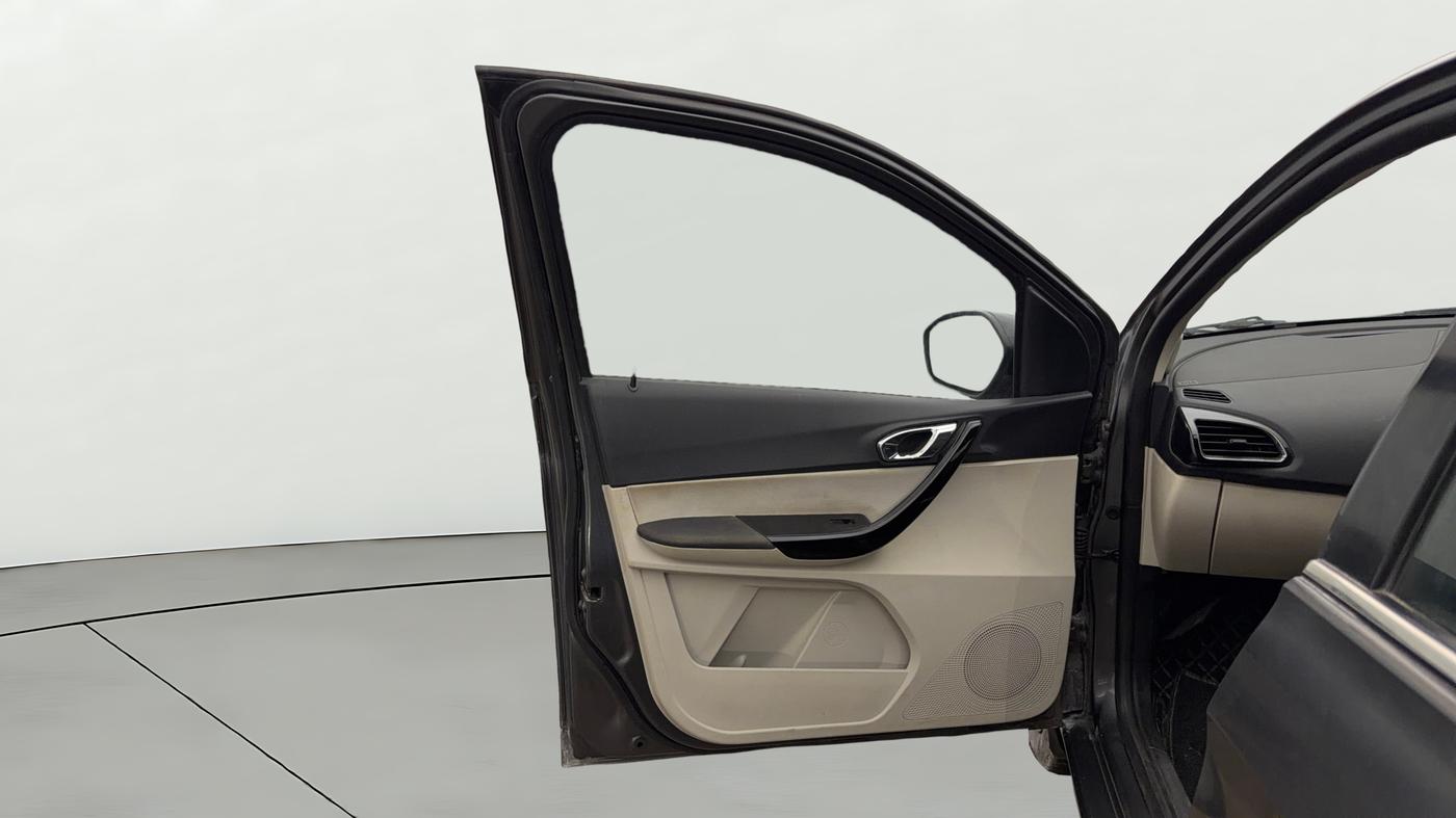2022 Tata TIGOR XZ PLUS CNG, CNG, Manual, 35,100 km, LHS Front Door