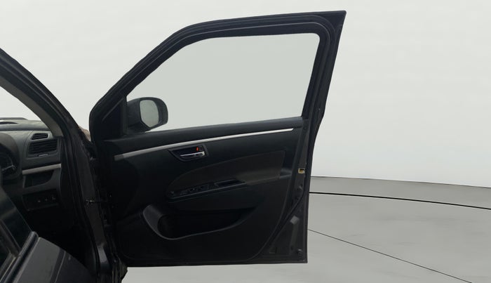 2015 Maruti Swift VXI, Petrol, Manual, 64,057 km, RHS Front Door