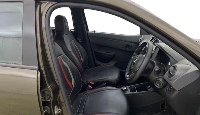 2021 Renault Kwid RXT 1.0 AMT (O), Petrol, Automatic, 37,013 km, Right Side Front Door Cabin