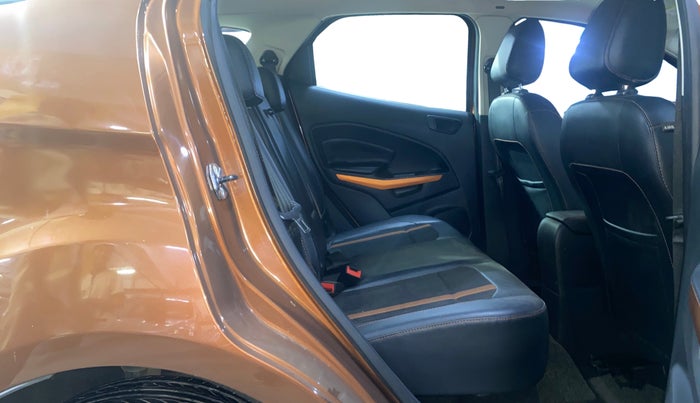 2020 Ford Ecosport TITANIUM 1.5L SPORTS(SUNROOF) DIESEL, Diesel, Manual, 46,487 km, Right Side Rear Door Cabin