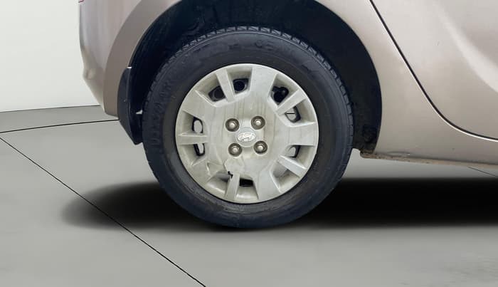 2013 Hyundai i20 MAGNA 1.4 CRDI, Diesel, Manual, 1,12,243 km, Right Rear Wheel