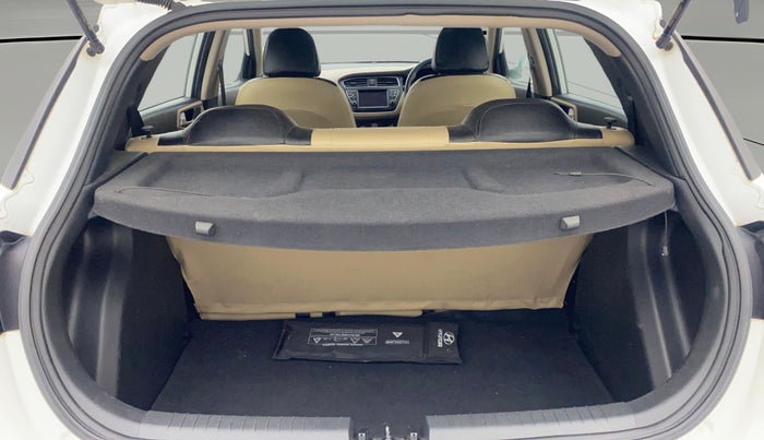 2020 Hyundai Elite i20 SPORTZ PLUS 1.2, Petrol, Manual, 52,444 km, Boot Open Zoomed View