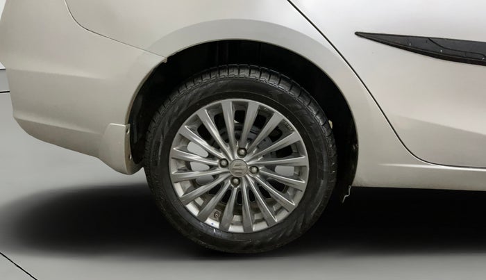 2016 Maruti Ciaz ZXI+, Petrol, Manual, 44,437 km, Right Rear Wheel