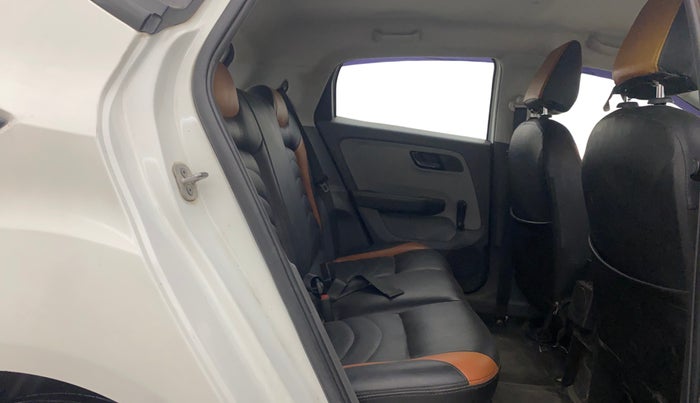 2020 Tata ALTROZ XE PETROL, Petrol, Manual, 33,190 km, Right Side Rear Door Cabin