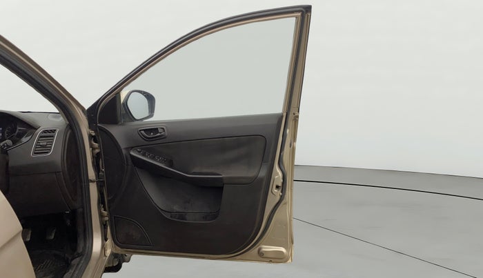 2015 Tata Bolt XM REVOTRON, Petrol, Manual, 61,167 km, RHS Front Door