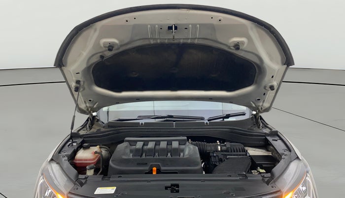 2022 Mahindra XUV700 AX 5 P AT 5 STR, Petrol, Automatic, 28,300 km, Open Bonet