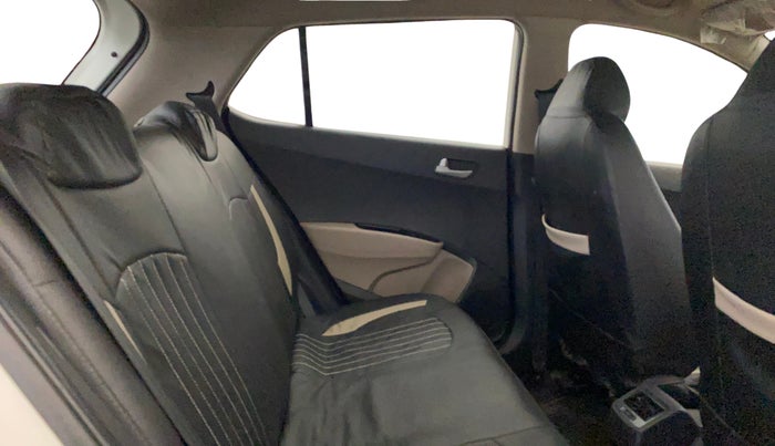 2015 Hyundai Grand i10 SPORTZ 1.2 KAPPA VTVT, Petrol, Manual, 51,234 km, Right Side Rear Door Cabin