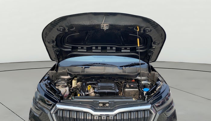 2023 Skoda KUSHAQ AMBITION 1.0L TSI MT, Petrol, Manual, 17,583 km, Open Bonet