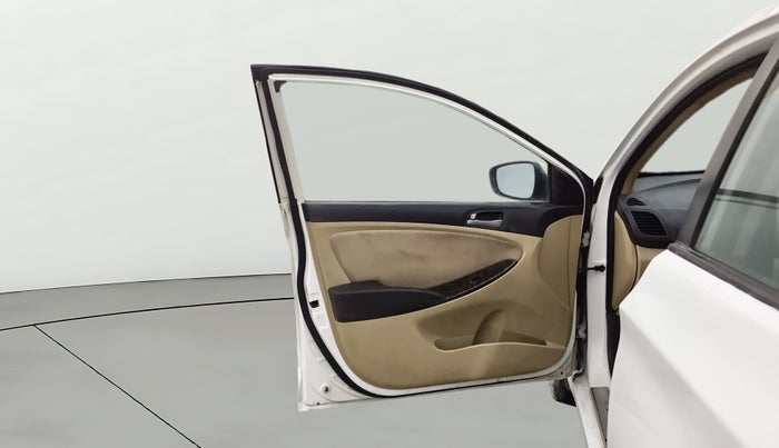 2016 Hyundai Verna FLUIDIC 4S 1.6 VTVT S AT, Petrol, Automatic, 78,631 km, LHS Front Door