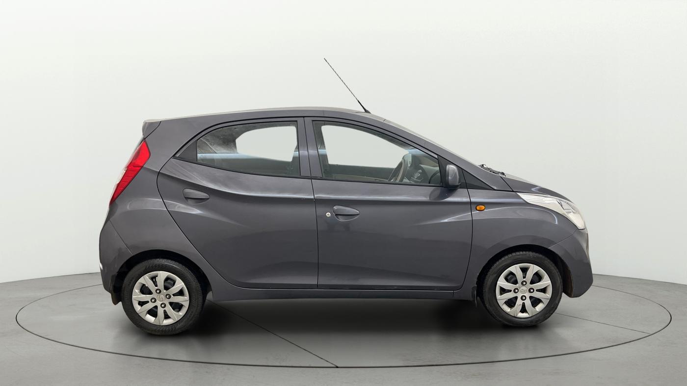 2014 Hyundai Eon SPORTZ, Petrol, Manual, 57,237 km, Right Side View