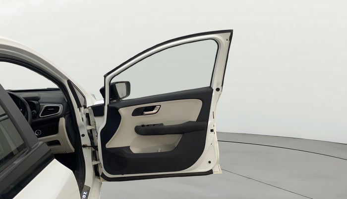 2021 Tata ALTROZ XZ PETROL, Petrol, Manual, 25,688 km, RHS Front Door