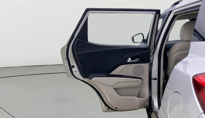 2020 Mahindra XUV300 W8 (O) 1.5 DIESEL, Diesel, Manual, 1,14,378 km, LHS Rear Door