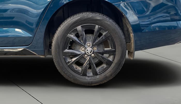 2025 Skoda SLAVIA Monte Carlo 1.0L TSI AT, Petrol, Automatic, 4,018 km, Left Rear Wheel
