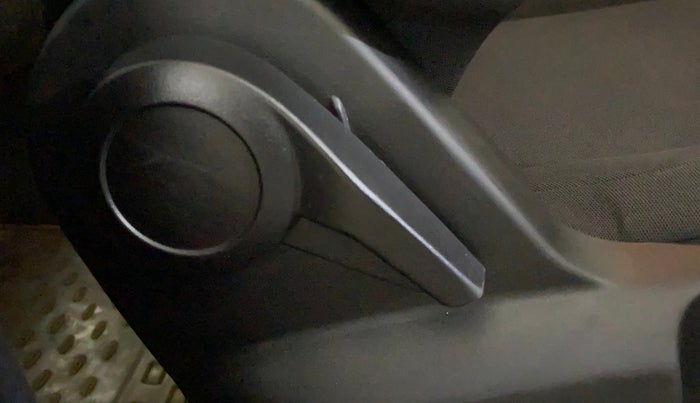 2023 Tata PUNCH PURE MT, Petrol, Manual, 33,214 km, Driver Side Adjustment Panel