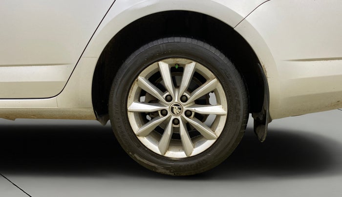 2016 Skoda Octavia STYLE PLUS AT 1.8 TSI, Petrol, Automatic, 65,982 km, Left Rear Wheel