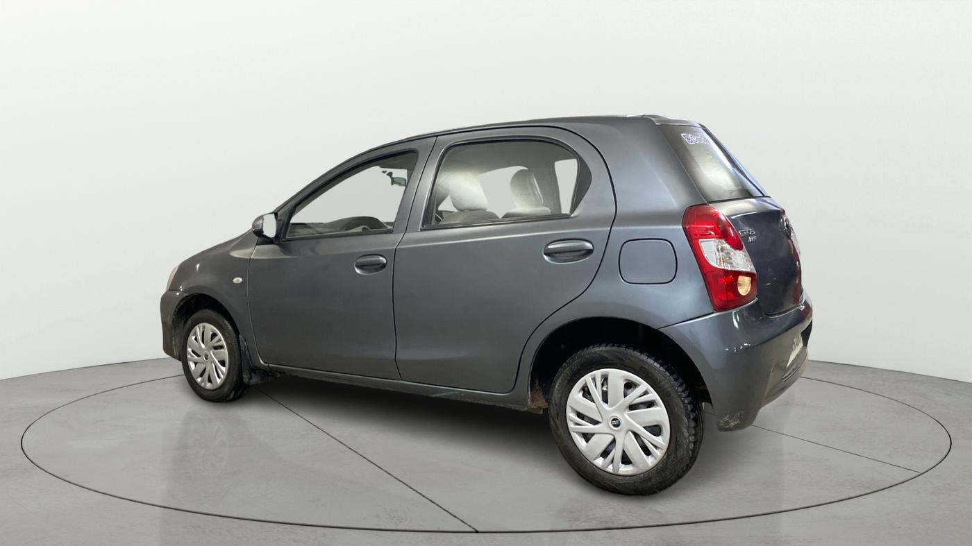 2016 Toyota Etios Liva GD, Diesel, Manual, 1,08,584 km, Left Back Diagonal