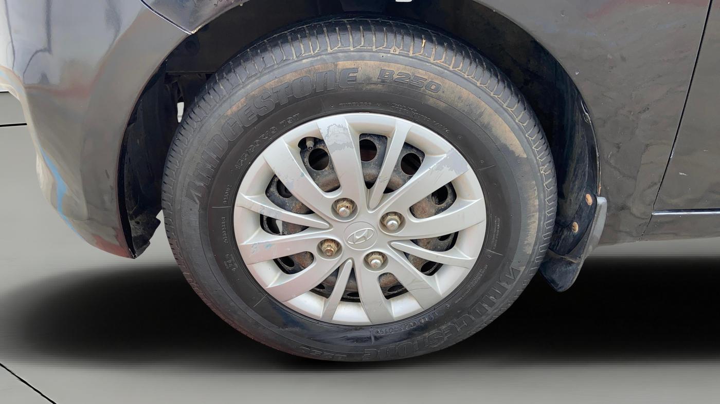 2013 Hyundai i10 SPORTZ 1.2 AT, Petrol, Automatic, 75,245 km, Left Front Wheel