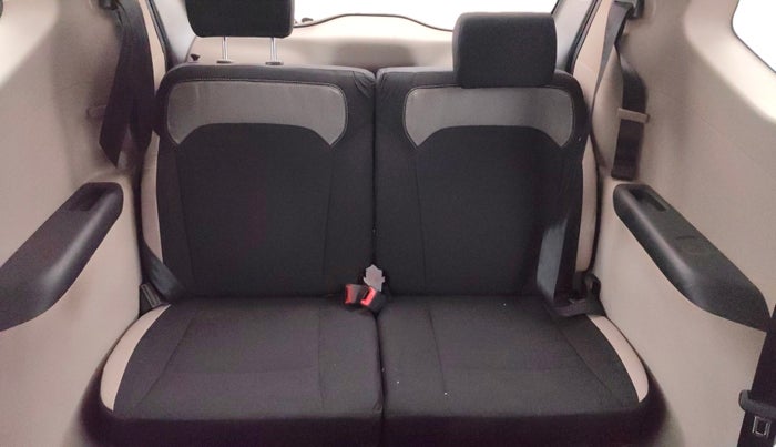 2022 Renault TRIBER RXE MT, Petrol, Manual, 52,048 km, Third Seat Row ( optional )