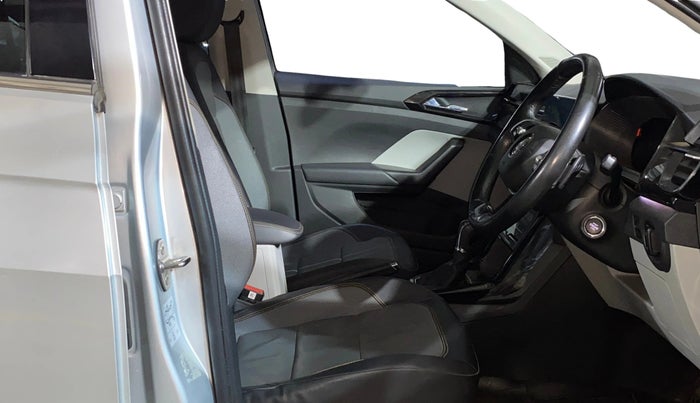 2022 Skoda KUSHAQ STYLE 1.0L TSI AT (6 AIRBAGS), Petrol, Automatic, 47,950 km, Right Side Front Door Cabin