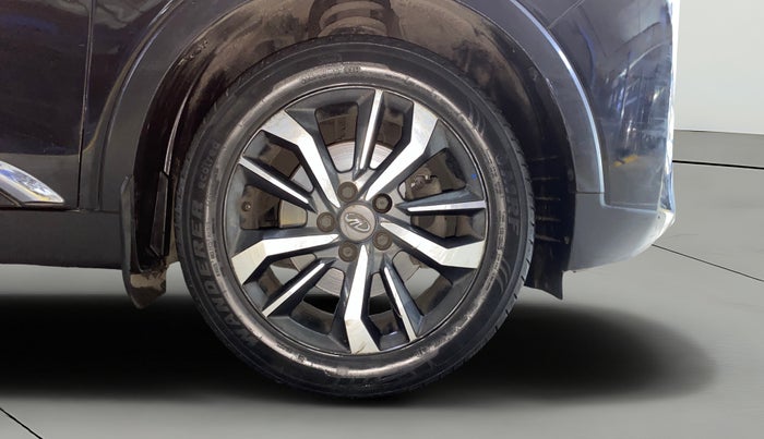 2021 Mahindra XUV300 W8 1.2 PETROL, Petrol, Manual, 53,404 km, Right Front Wheel