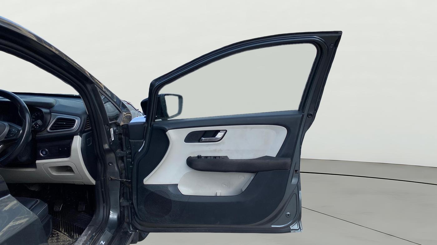 2023 Tata ALTROZ XZ PLUS DIESEL, Diesel, Manual, 57,608 km, RHS Front Door
