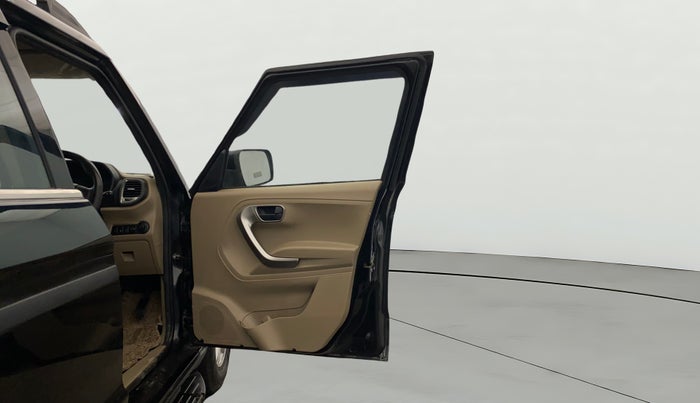 2023 Mahindra BOLERO NEO N10 R, Diesel, Manual, 37,997 km, RHS Front Door