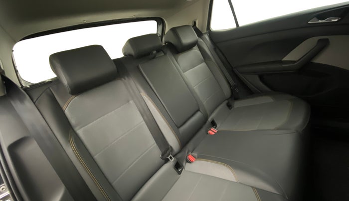 2022 Skoda KUSHAQ STYLE 1.5L TSI MT, Petrol, Manual, 34,912 km, Right Side Rear Door Cabin