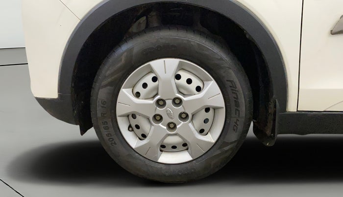 2022 Mahindra XUV300 W4 1.2 PETROL, Petrol, Manual, 56,241 km, Left Front Wheel
