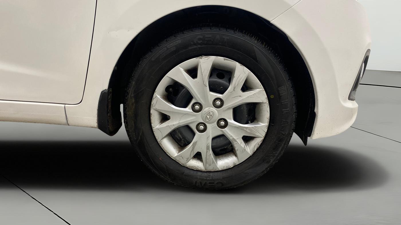 2016 Hyundai Grand i10 MAGNA AT 1.2 KAPPA VTVT, Petrol, Automatic, 71,633 km, Right Front Wheel