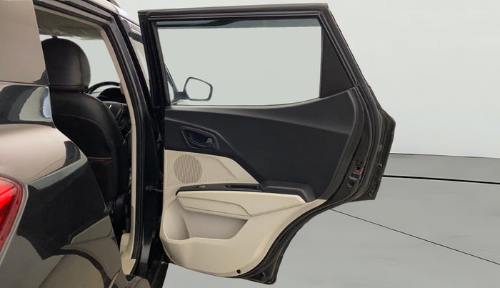 2023 Mahindra XUV300 W4 1.2 PETROL, Petrol, Manual, 52,472 km, RHS Rear Door