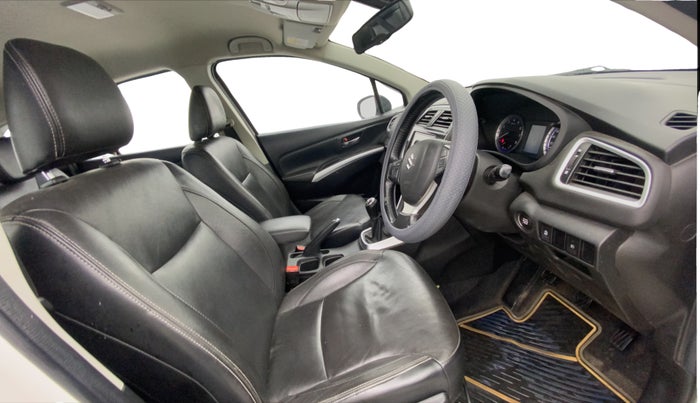 2021 Maruti S Cross ALPHA 1.5, Petrol, Manual, 90,927 km, Right Side Front Door Cabin