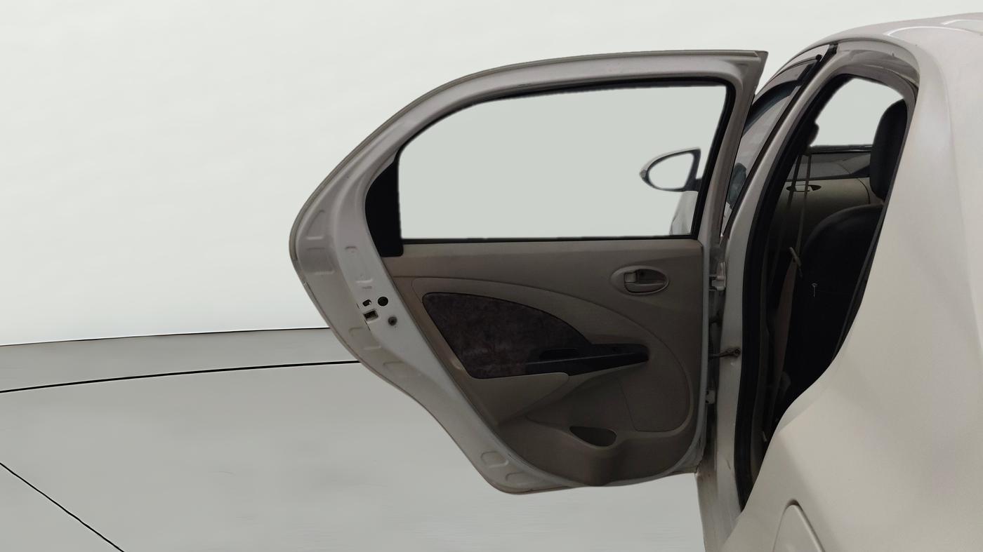 2015 Toyota Etios VX, CNG, Manual, 1,10,885 km, LHS Rear Door
