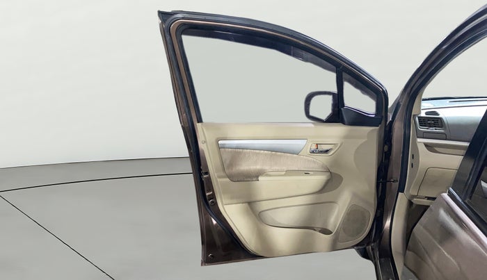 2014 Maruti Ertiga VXI, Petrol, Manual, 85,713 km, LHS Front Door