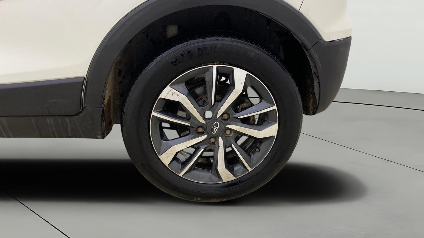 2022 Mahindra XUV300 W8 (O) 1.5 DIESEL, Diesel, Manual, 1,47,204 km, Left Rear Wheel