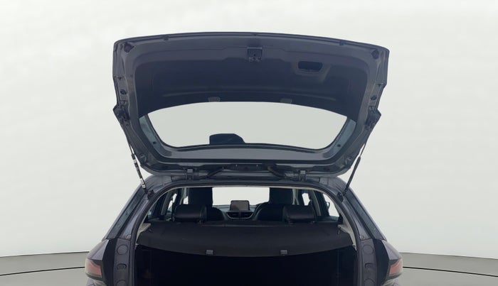 2023 Tata ALTROZ XZA, Petrol, Automatic, 30,120 km, Boot Door Open