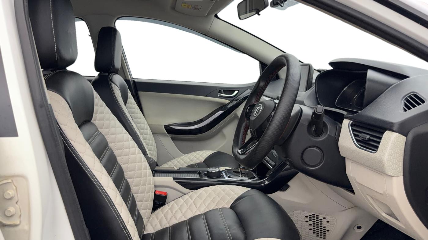 2022 Tata NEXON XZA PLUS PETROL, Petrol, Automatic, 71,950 km, Right Side Front Door Cabin