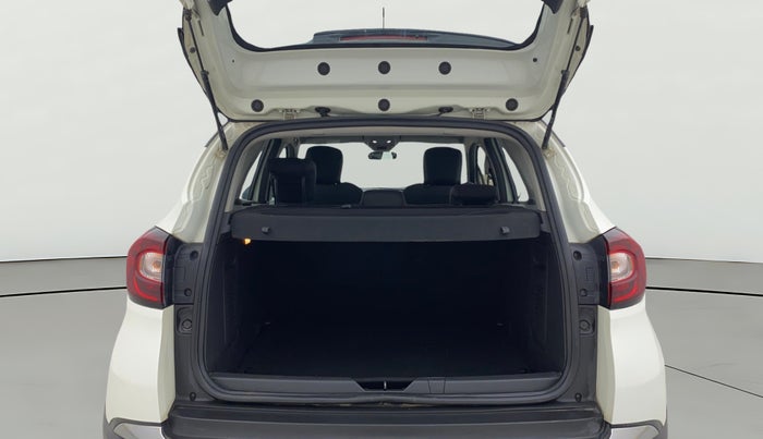 2018 Renault Captur RXT PETROL, Petrol, Manual, 52,702 km, Boot Open Zoomed View