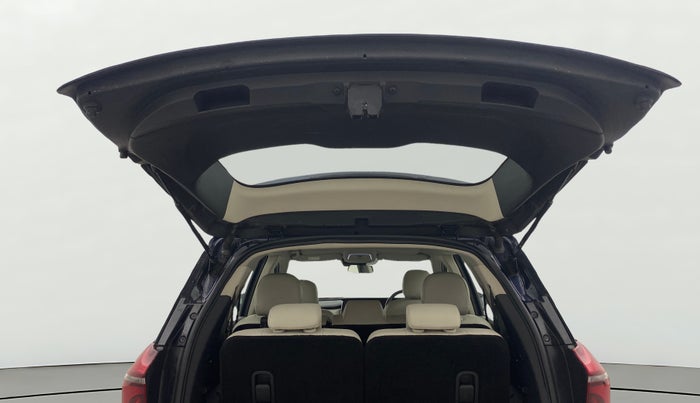 2021 Mahindra XUV700 AX 7 P AT 7 STR, Petrol, Automatic, 31,113 km, Boot Door Open