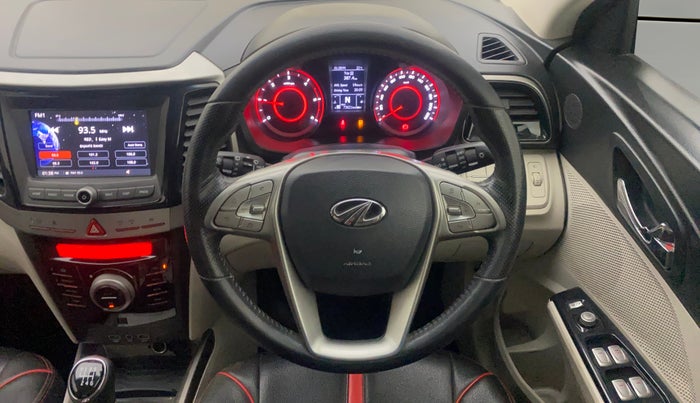 2019 Mahindra XUV300 W8 1.5 DIESEL, Diesel, Manual, 73,586 km, Steering Wheel Close Up