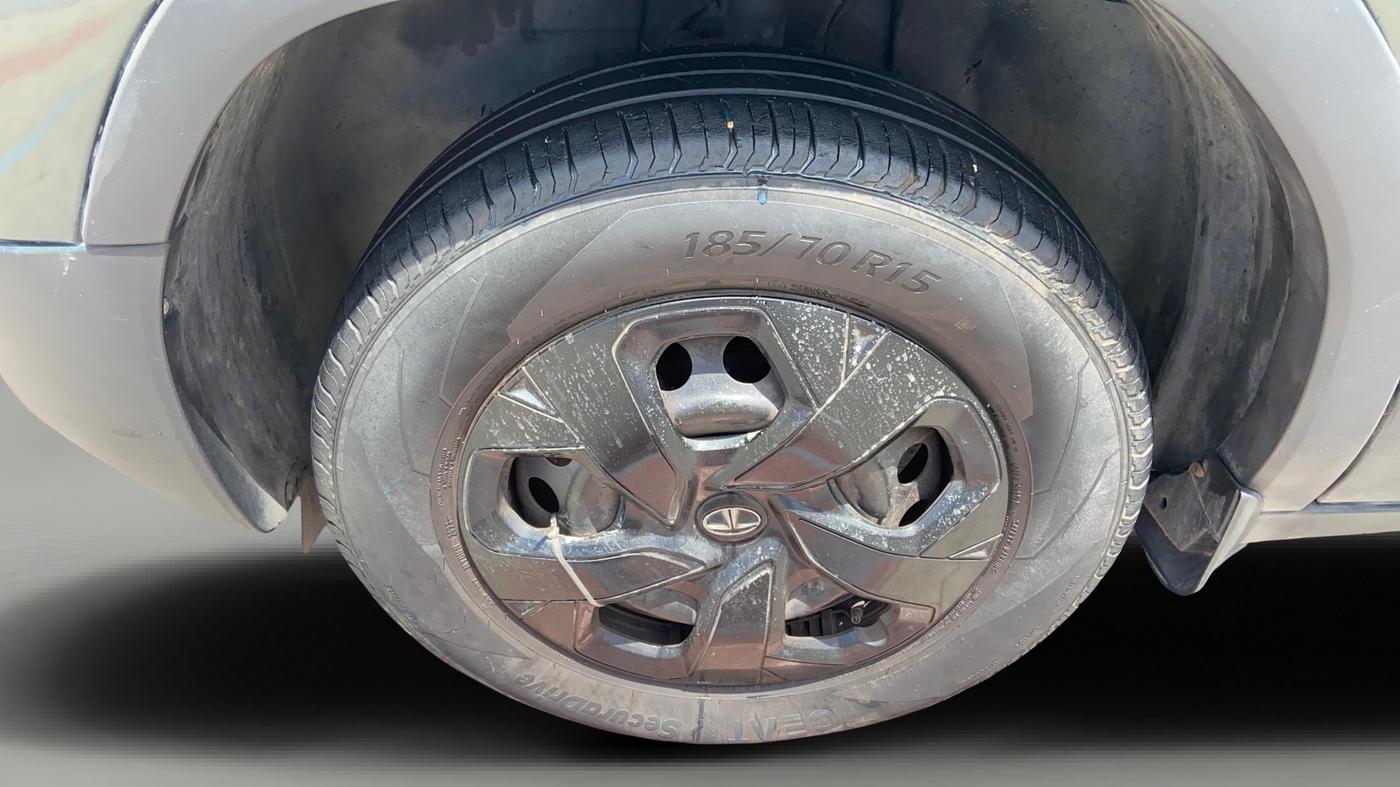 2023 Tata PUNCH ADVENTURE CAMO MT, Petrol, Manual, 32,792 km, Left Front Wheel