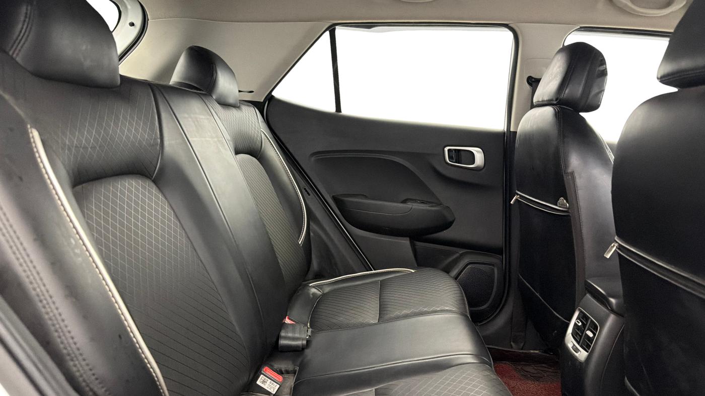 2021 Hyundai VENUE S 1.2, Petrol, Manual, 38,032 km, Right Side Rear Door Cabin