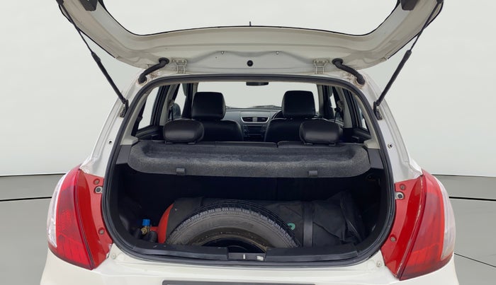 2016 Maruti Swift VXI, CNG, Manual, 85,507 km, Boot Open Zoomed View