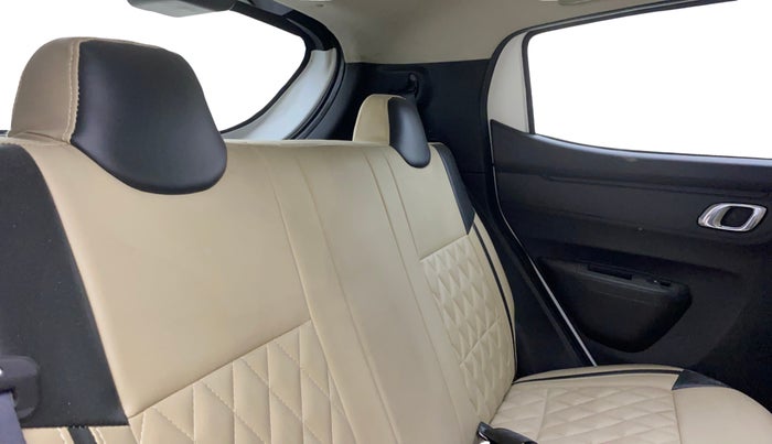 2023 Renault Kwid CLIMBER AMT 1.0, Petrol, Automatic, 20,654 km, Right Side Rear Door Cabin