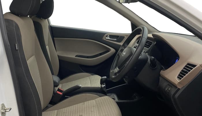 2020 Hyundai Elite i20 ASTA 1.2 (O), Petrol, Manual, 33,675 km, Right Side Front Door Cabin