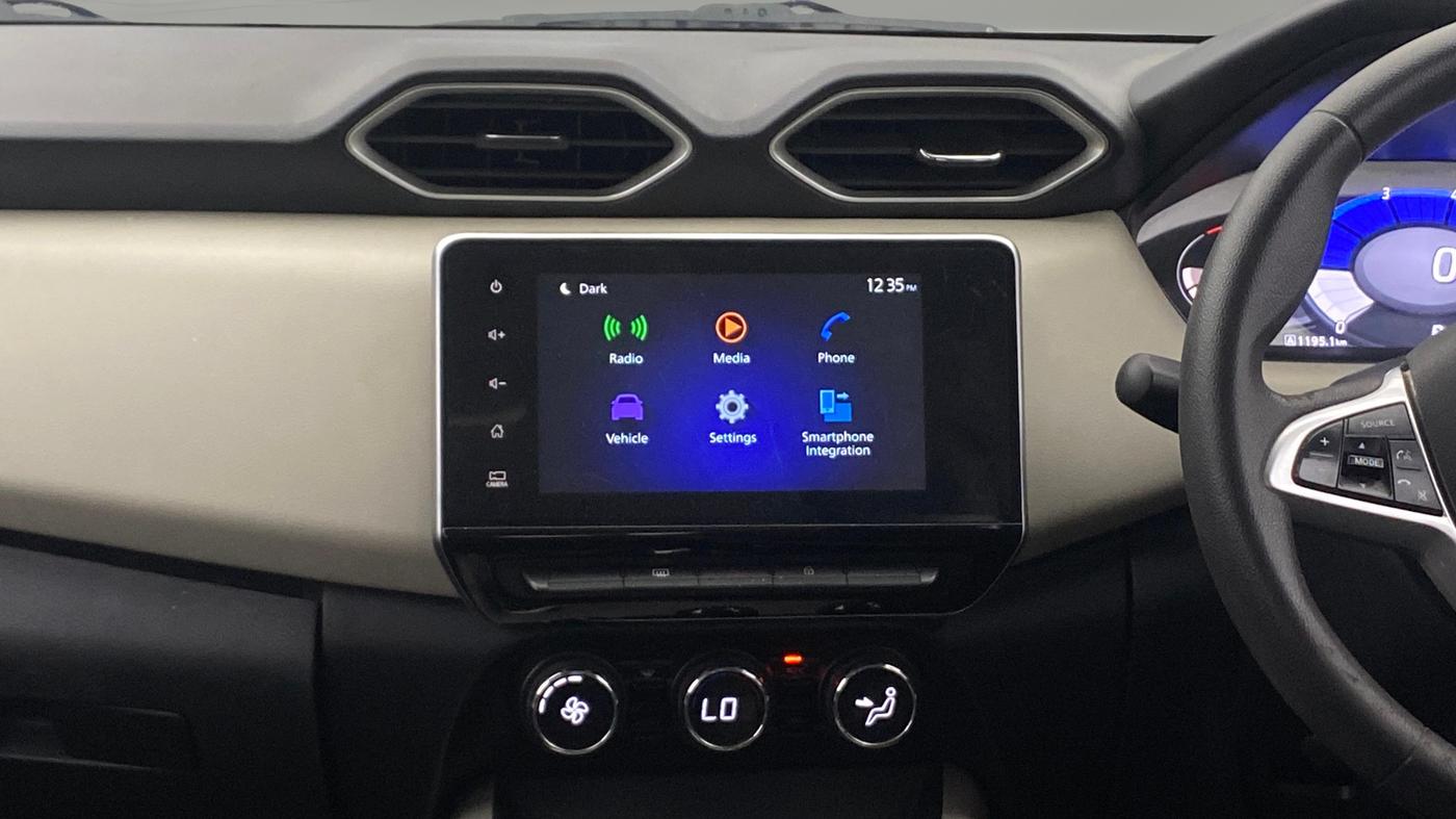 2021 Nissan MAGNITE XV TURBO CVT DUAL TONE, Petrol, Automatic, 72,369 km, Air Conditioner