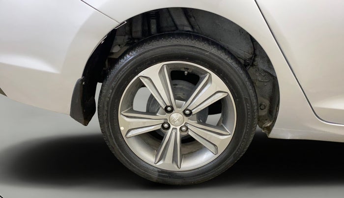 2018 Hyundai Verna 1.6 VTVT SX, Petrol, Manual, 51,957 km, Right Rear Wheel