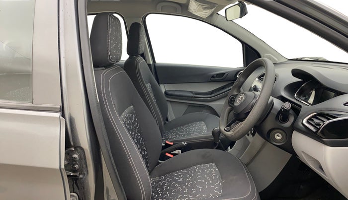 2022 Tata Tiago XT (O) PETROL, Petrol, Manual, 26,015 km, Right Side Front Door Cabin